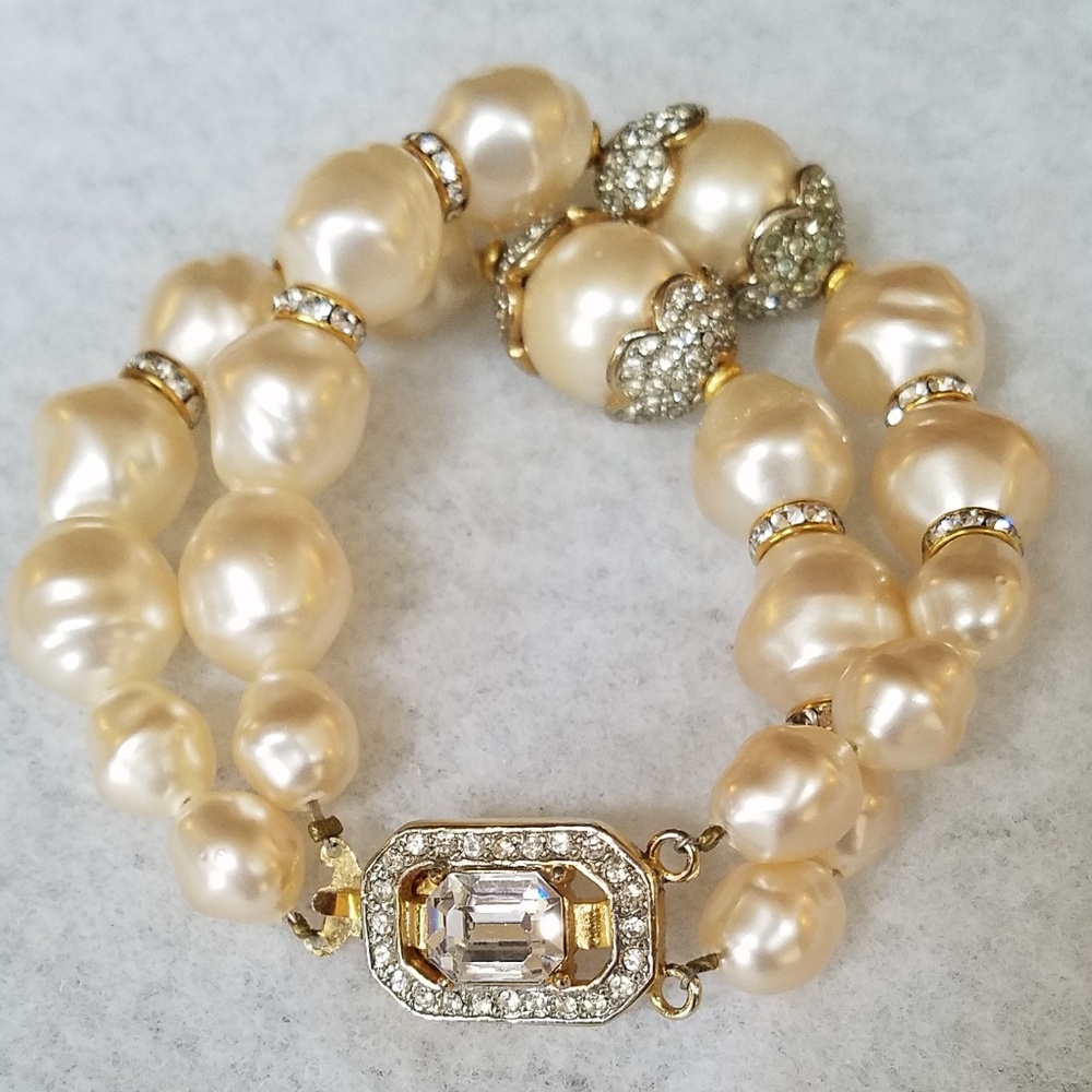 Pearl bracelet